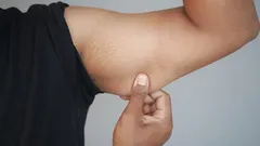 Ako sa cvičením doma zbaviť ochabnutých paží: jednoduché tipy, ktoré môžete začať používať už dnes