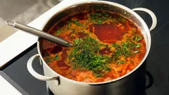 Prečo nenechávať naberačku v hrnci: dôvody, prečo sa zbaviť tohto škodlivého zvyku