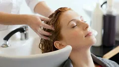 Farbenie vlasov: je lepšie farbiť čisté alebo špinavé vlasy? A v čom je kľúčový rozdiel?